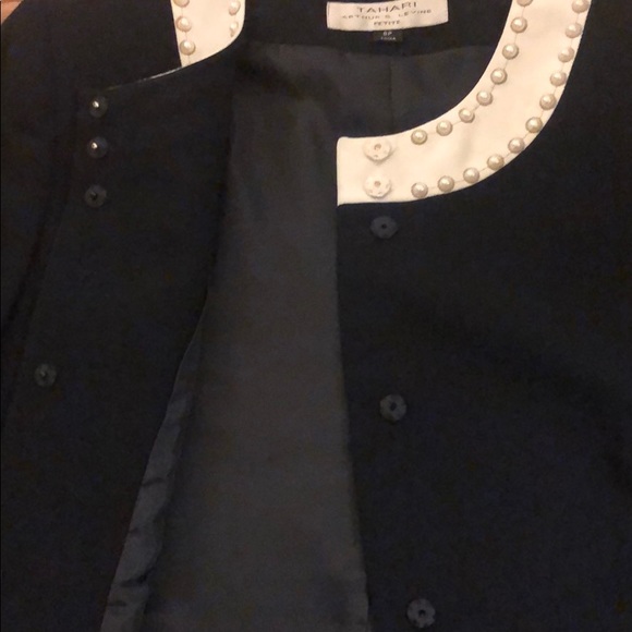 Tahari black with white pearl collar blazer sz:8P - Picture 5 of 7